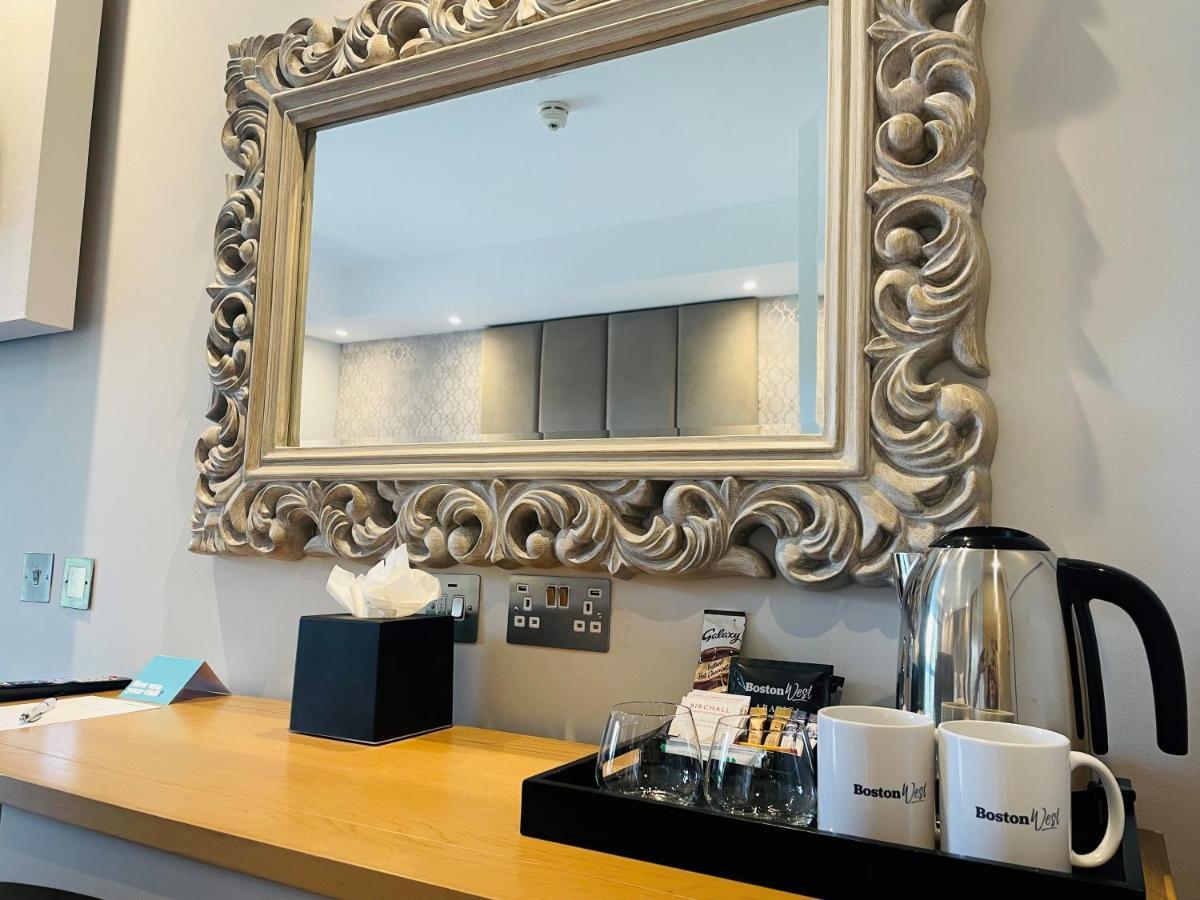 Boston West Hotel מראה חיצוני תמונה